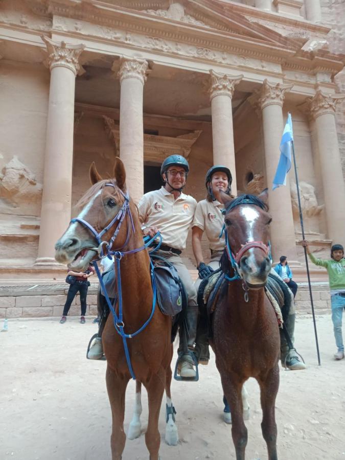 Petra Peace Town 호텔 와디무사 외부 사진